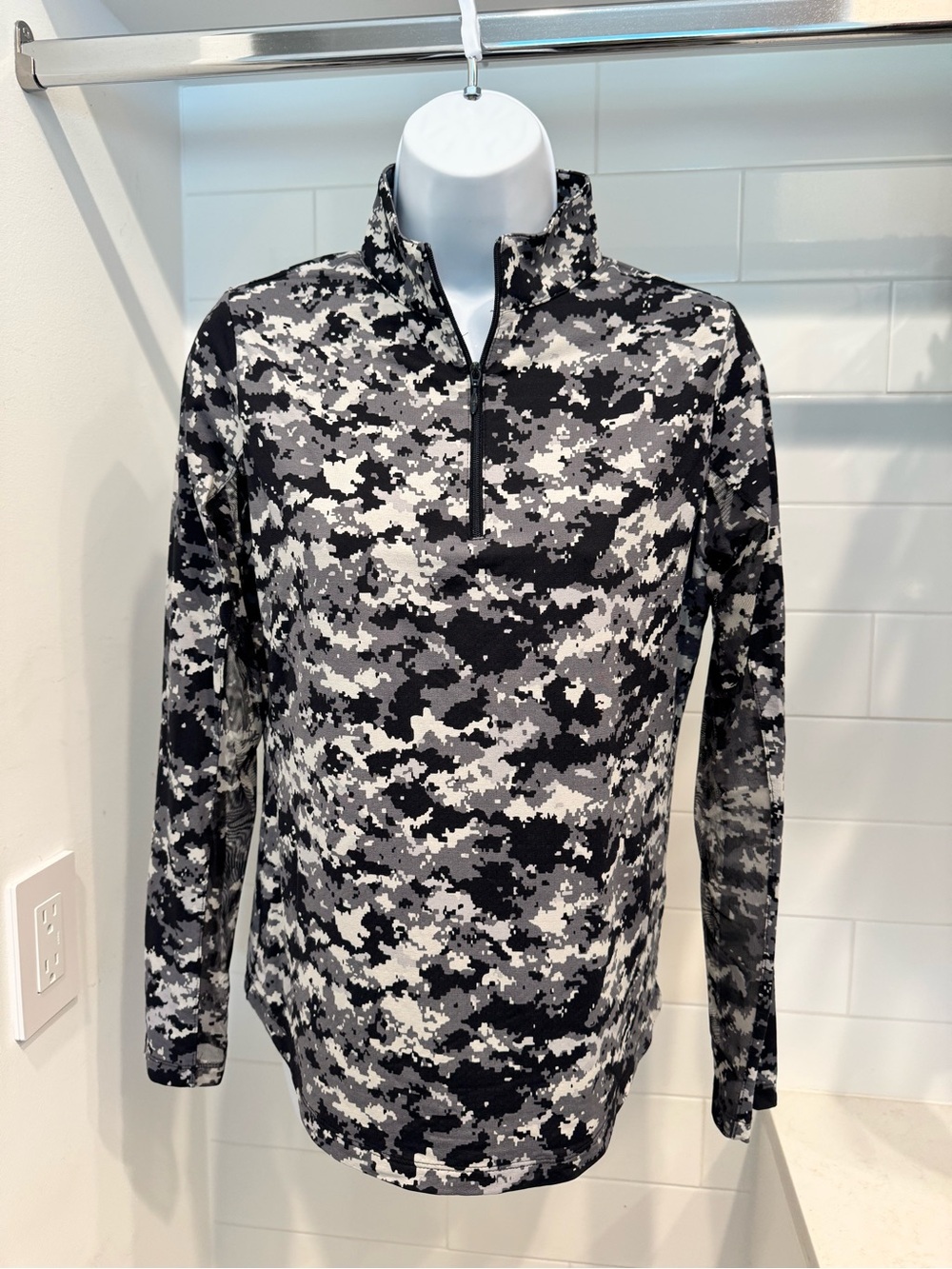 IBKUL Black, Gray & White Digital Camo Quarter-Zip Pullover